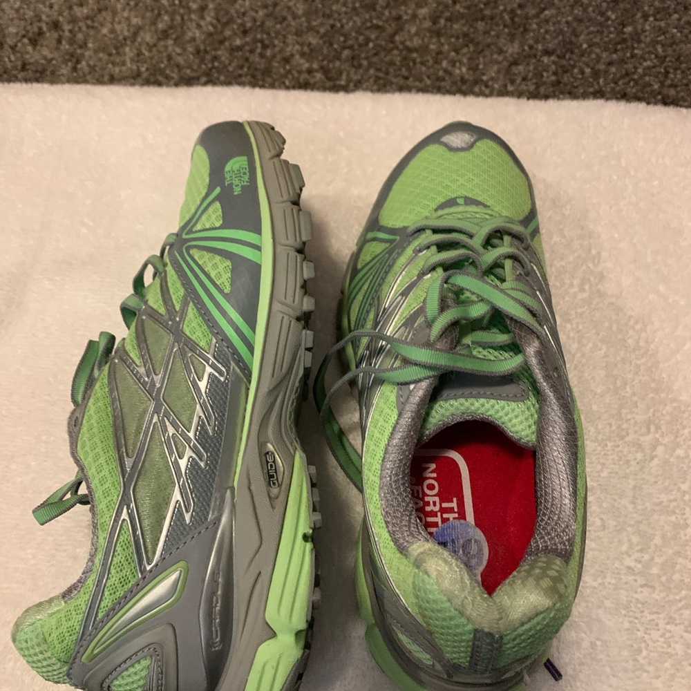 Northface women’s Ultra Equity size 6.5